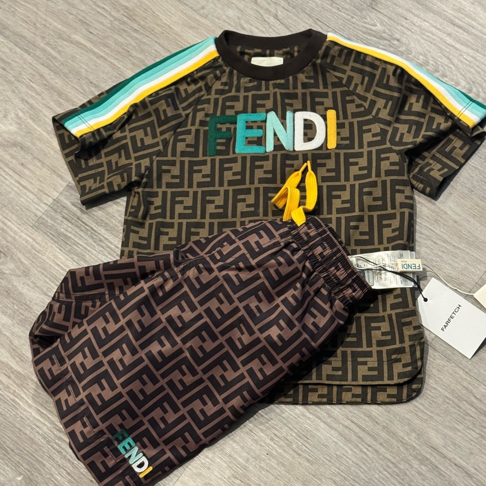 Kids Fendi set. Authentic. SOLD‼️